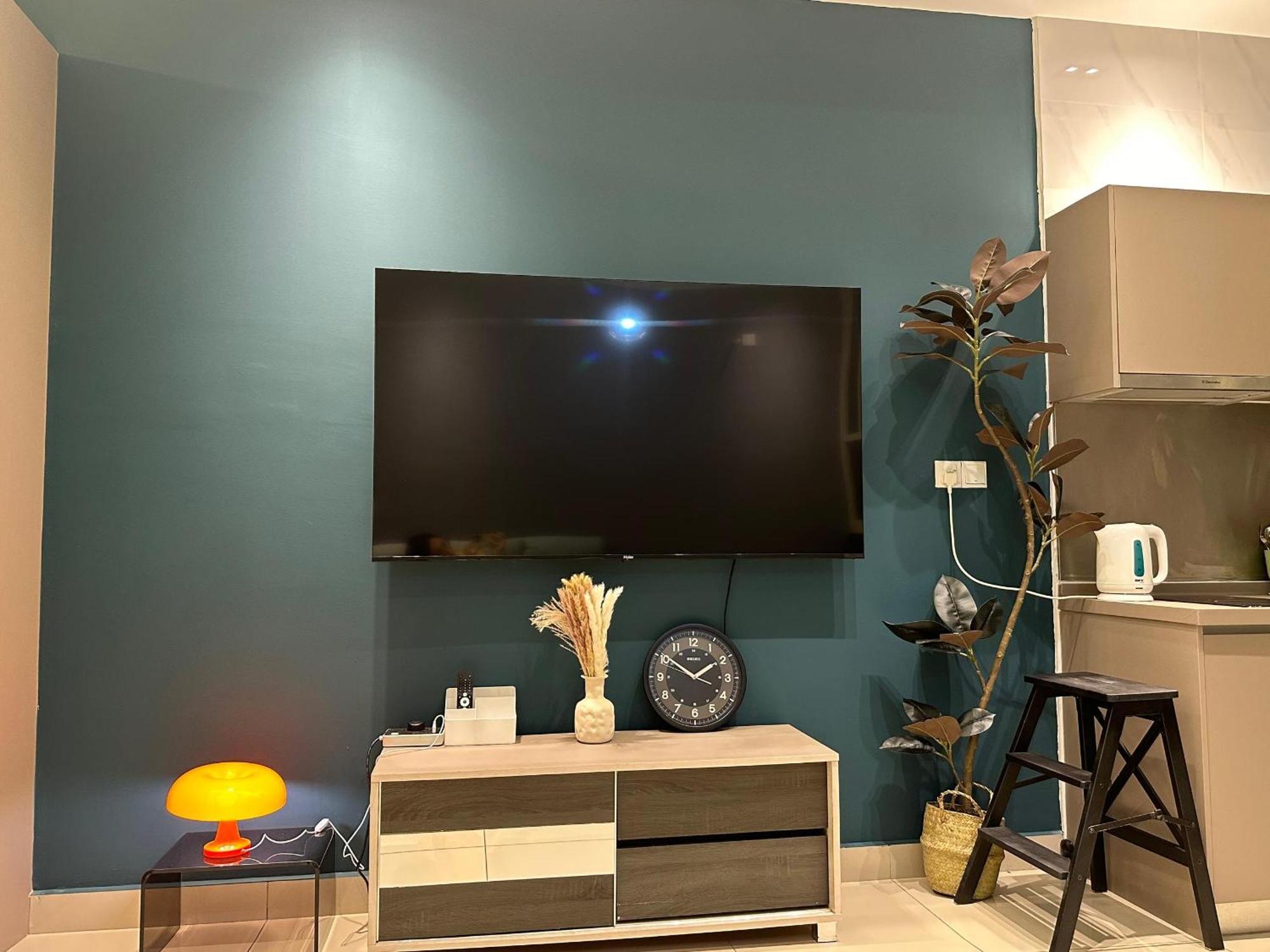 Twingalaxy Free Carpark Apartment